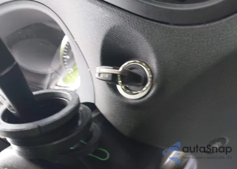 2016 Mercedes-Benz Metris из США, поврежденный, VIN WD3PG2EAXG3101850